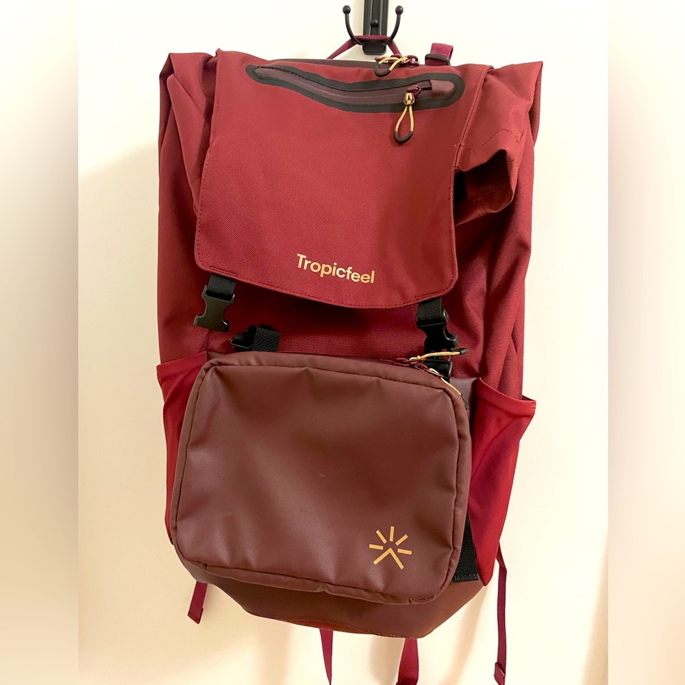 Tropicfeel Shell Backpack (Chocolate Red)